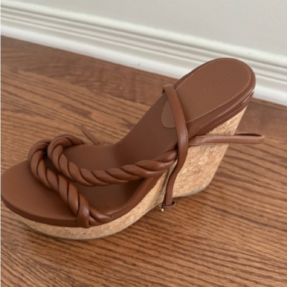 Jimmy Choo
Diosa 130 Wedge Sandals
